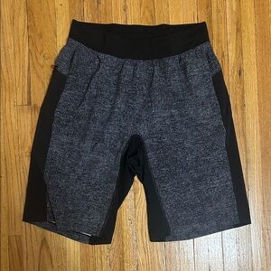 lululemon athletica Men's Textured Black and Gray Athletic Shorts